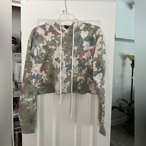 Cropped sweatshirt with hood